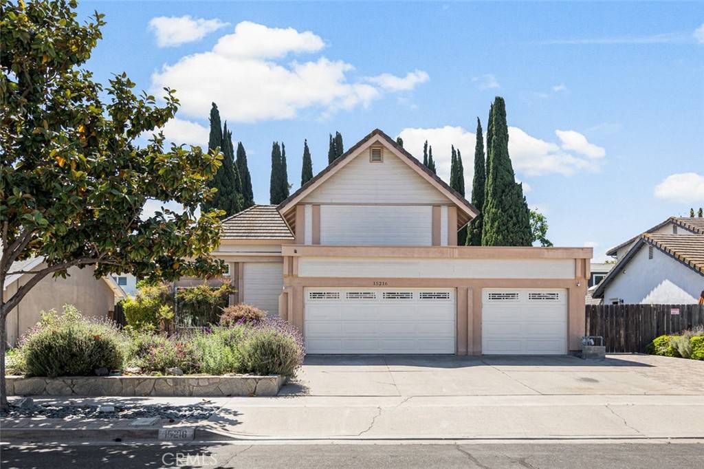 Irvine, CA 92604,15216 Vichy CIR