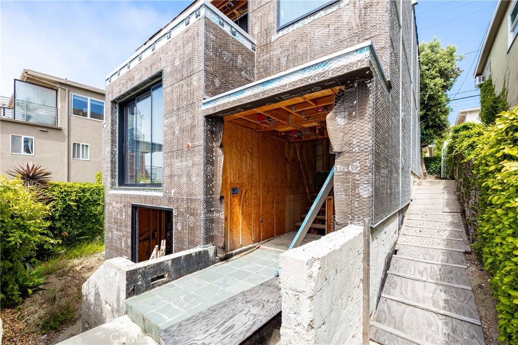 Laguna Beach, CA 92651,153 Cedar WAY