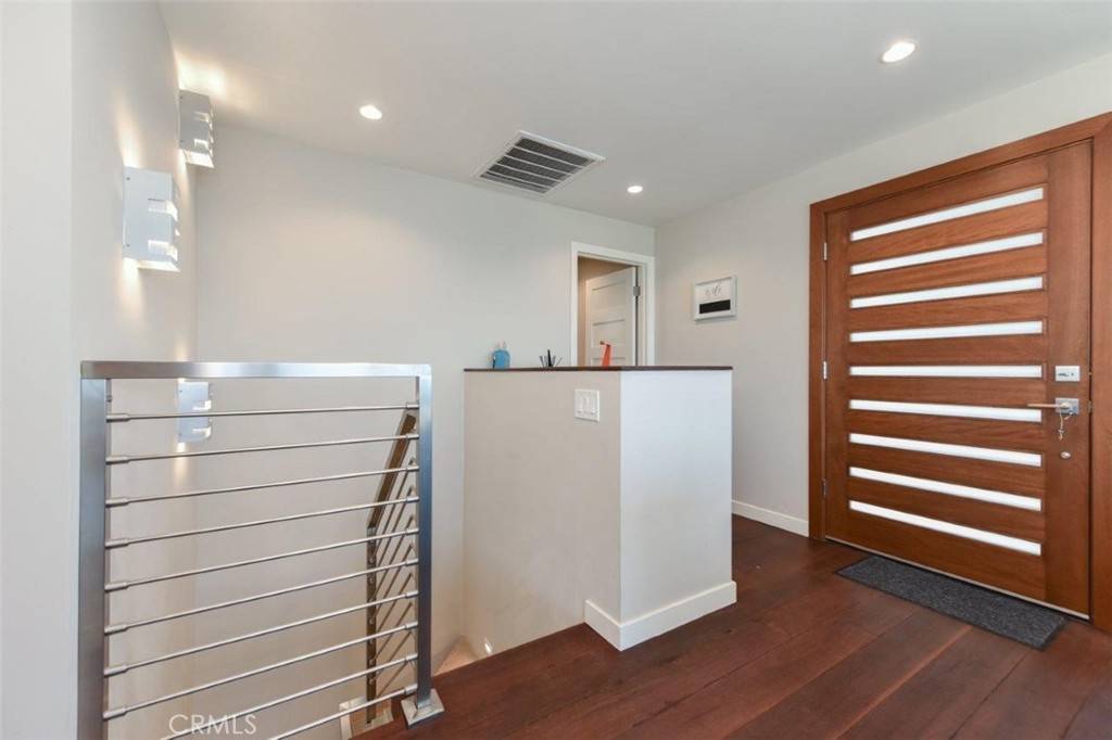 Laguna Beach, CA 92651,2192 Crestview DR