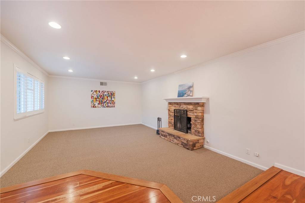 Huntington Beach, CA 92647,15752 Wicklow LN