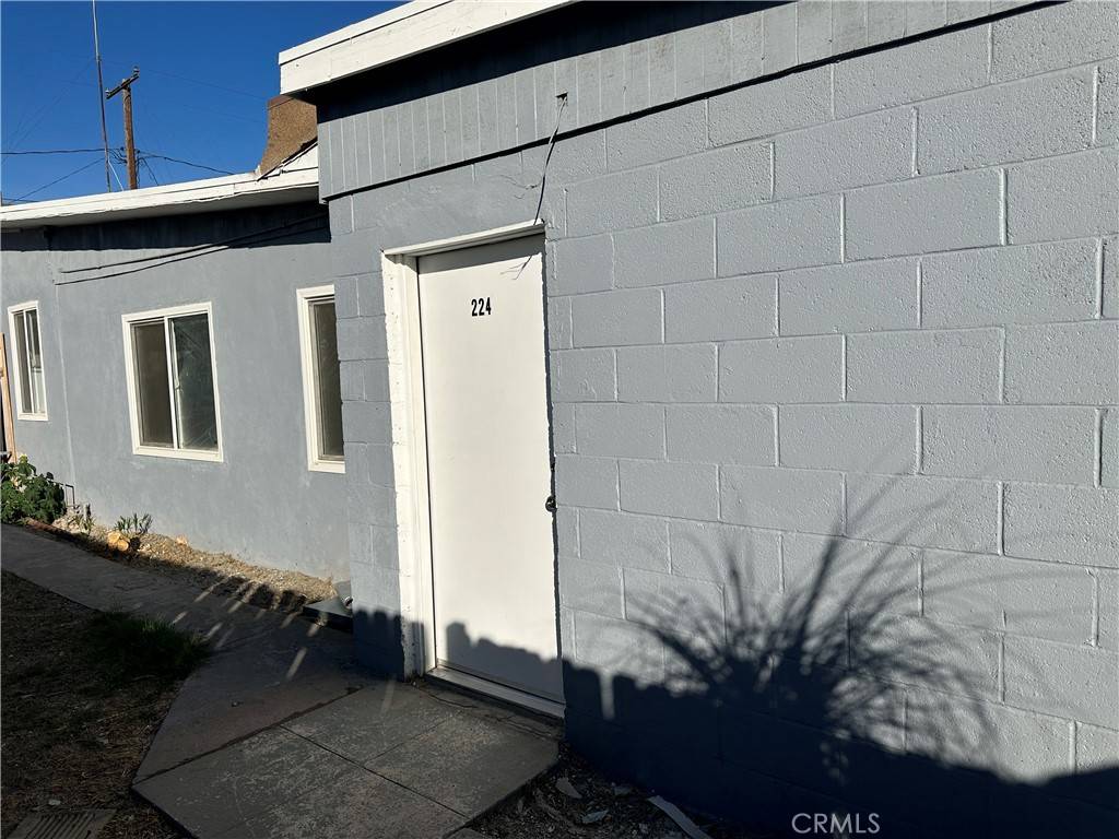 Colton, CA 92324,224 W O St