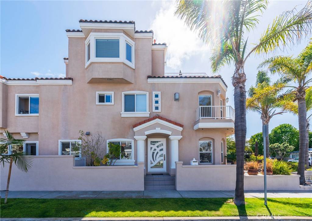 Huntington Beach, CA 92648,428 12th ST