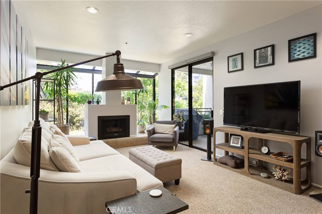 Newport Beach, CA 92663,270 Cagney LN #215
