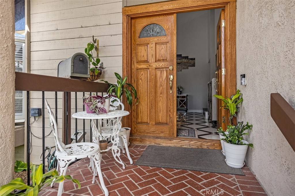 Lake Forest, CA 92630,21532 Camino Papal