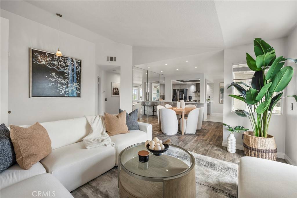 Lake Forest, CA 92630,21011 Marin #103