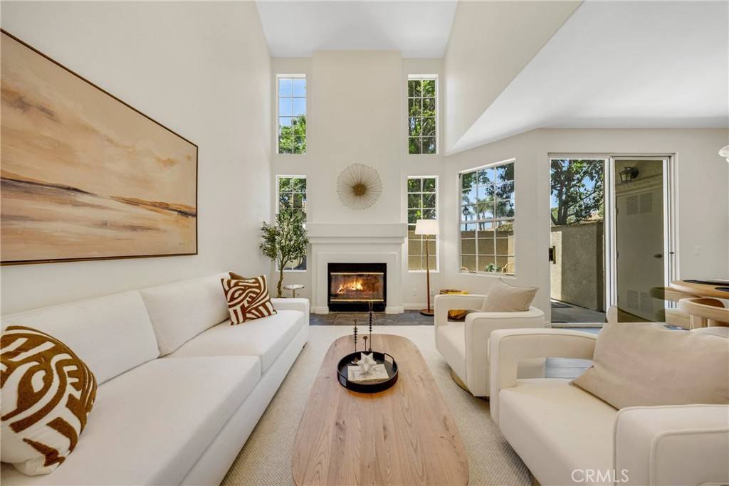 Tustin, CA 92782,13385 Savanna