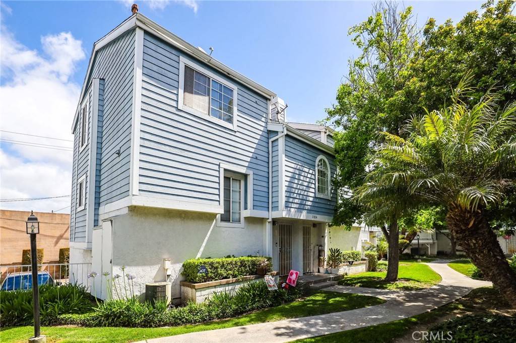Hawaiian Gardens, CA 90716,21814 Belshire AVE #2
