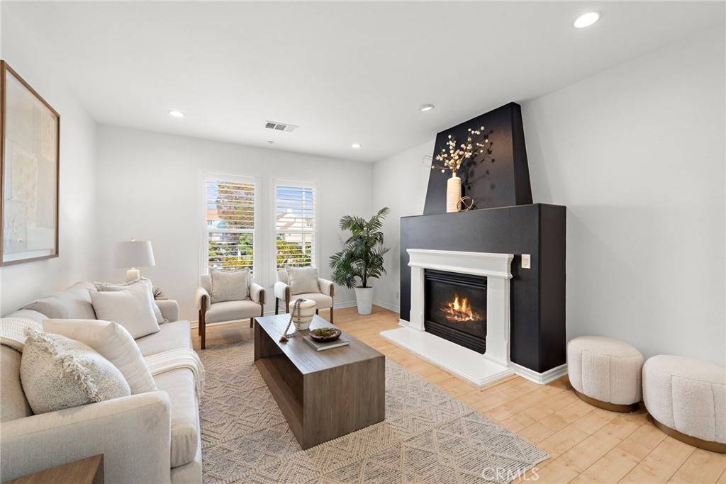 Huntington Beach, CA 92648,7988 Aldea CIR