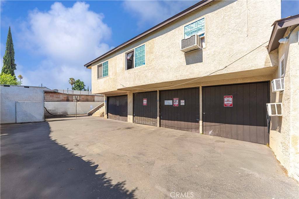 Van Nuys, CA 91405,13810 Sherman WAY