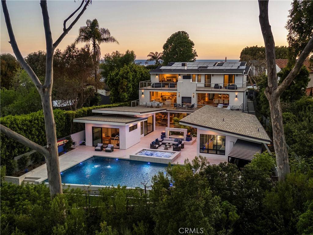 Corona Del Mar, CA 92625,552 Seaward Rd