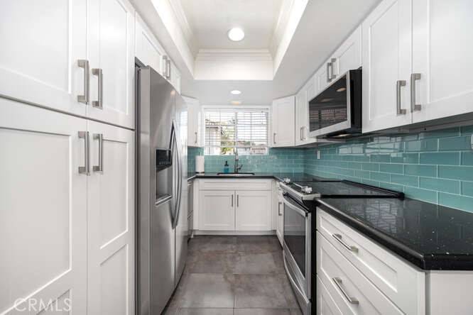 Mission Viejo, CA 92691,23391 La Crescenta #270C