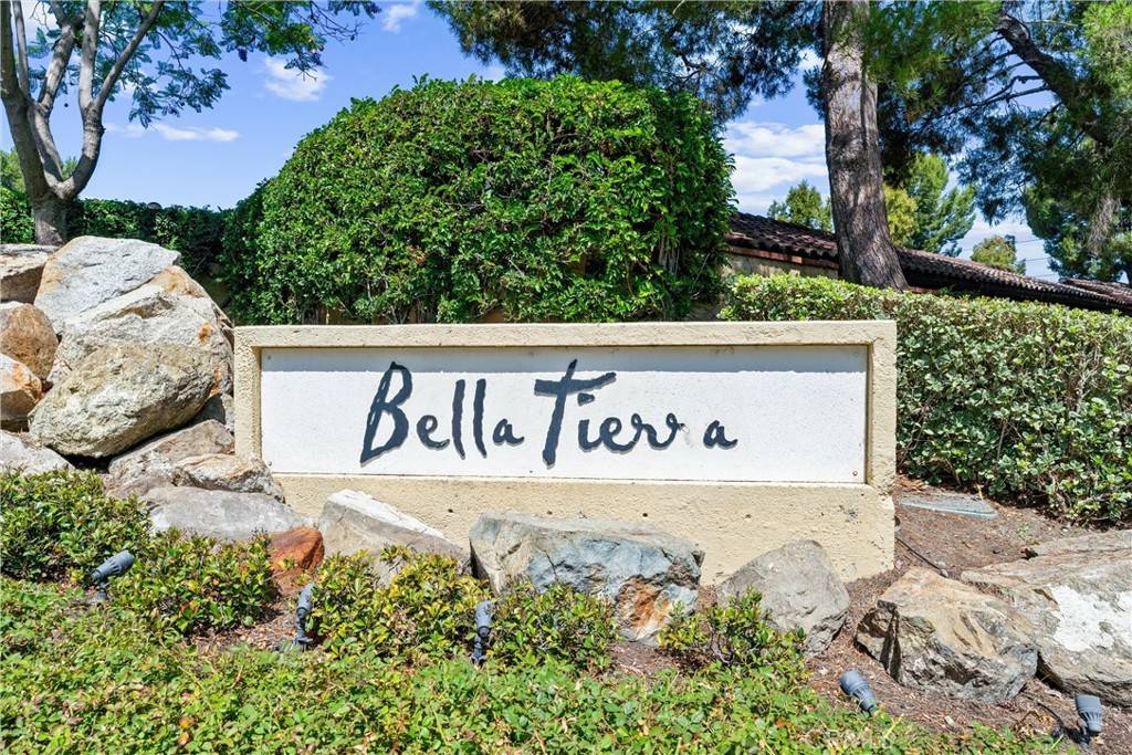 Laguna Hills, CA 92653,25541 Indian Hill LN #P