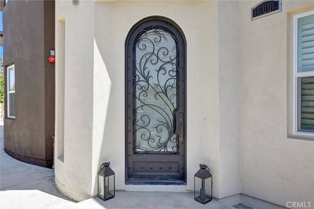 Huntington Beach, CA 92648,19002 Delaware ST