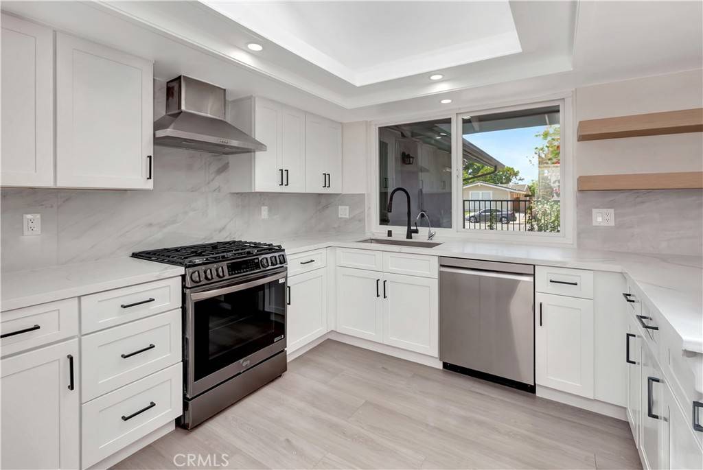 Los Alamitos, CA 90720,3242 Yellowtail DR