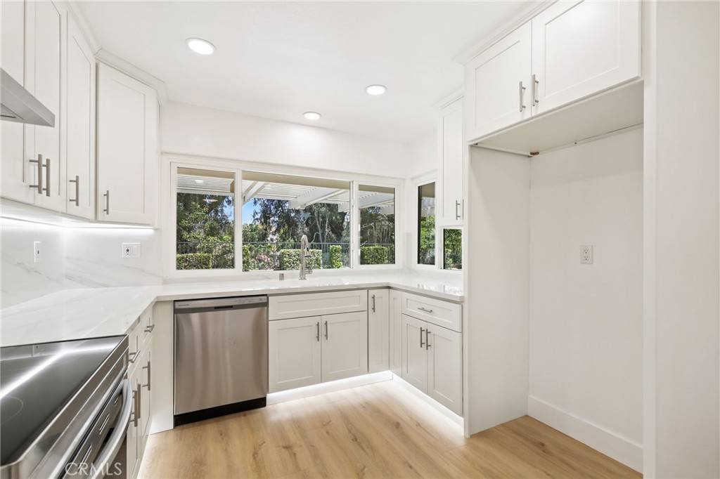 Anaheim Hills, CA 92807,412 S Oakgrove CIR