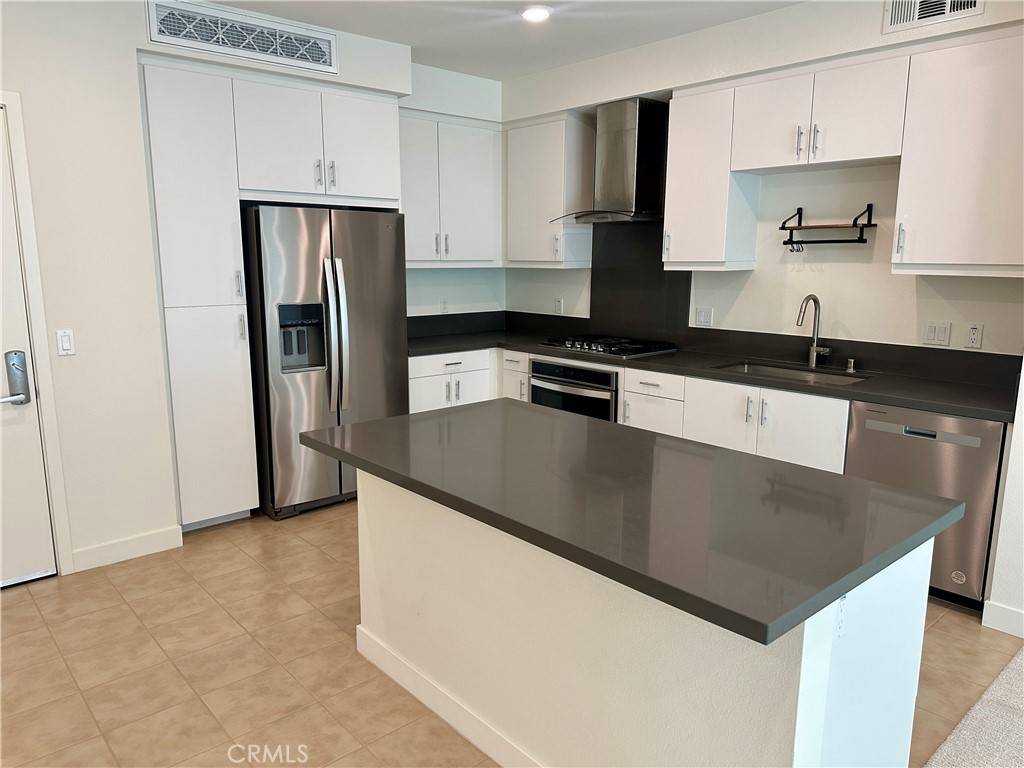 Irvine, CA 92612,1326 Nolita
