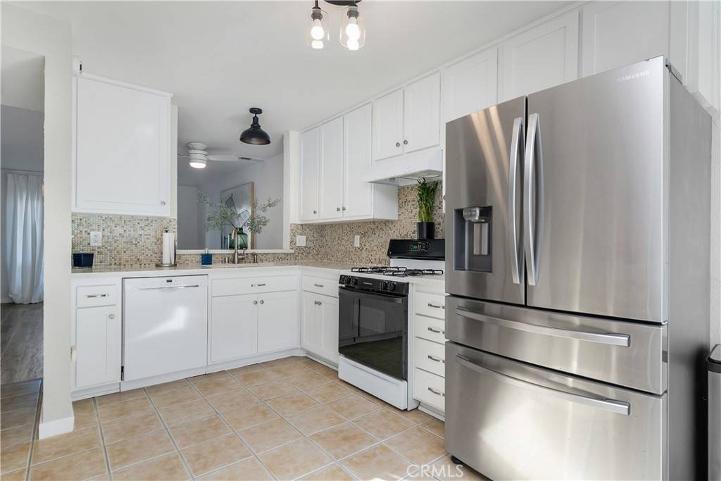 Carlsbad, CA 92011,842 Bluebell CT