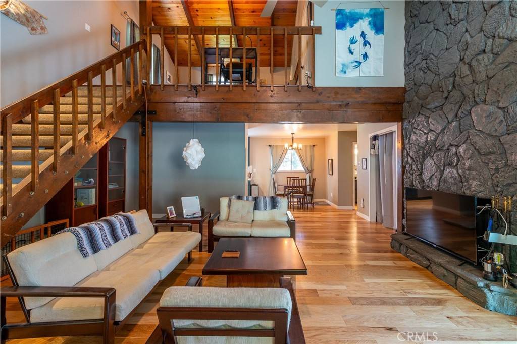 Running Springs, CA 92382,31045 Valley Oak DR