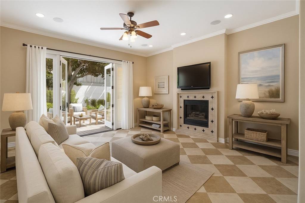 Corona Del Mar, CA 92625,431 Iris AVE