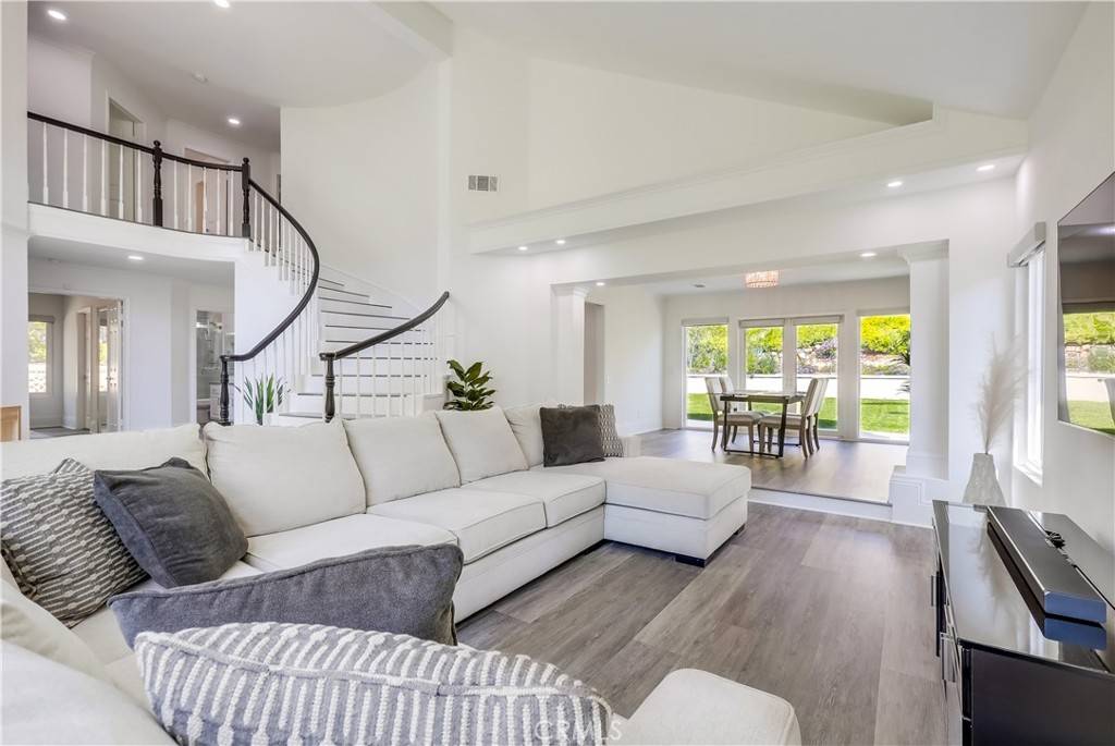 Lake Forest, CA 92679,19416 Shadow Oak DR