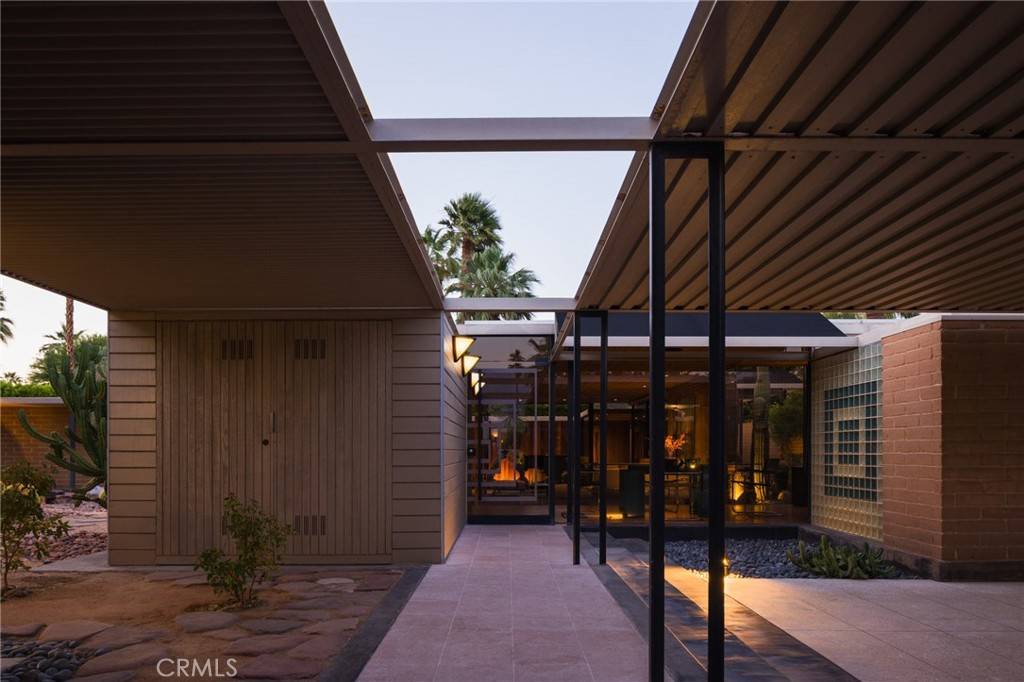 Palm Springs, CA 92262,1950 E Desert Palms DR