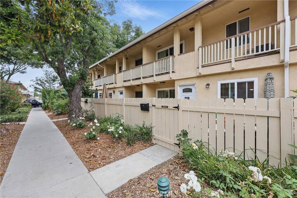 Reseda, CA 91335,8121 Canby AVE #4