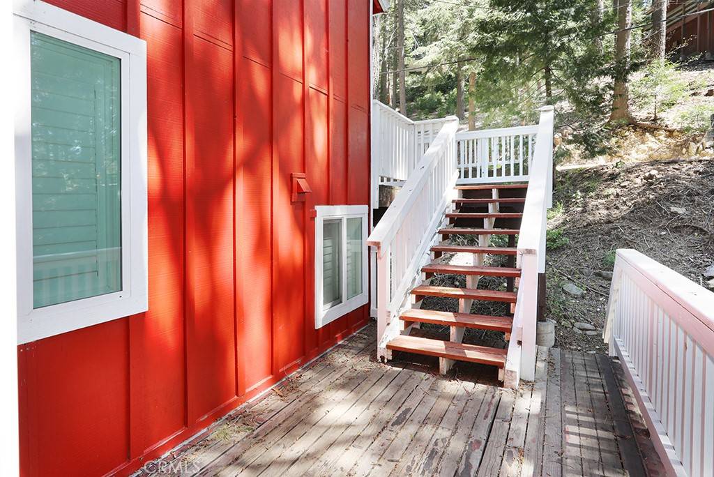 531 W Victoria CT Lake Arrowhead, CA 92352