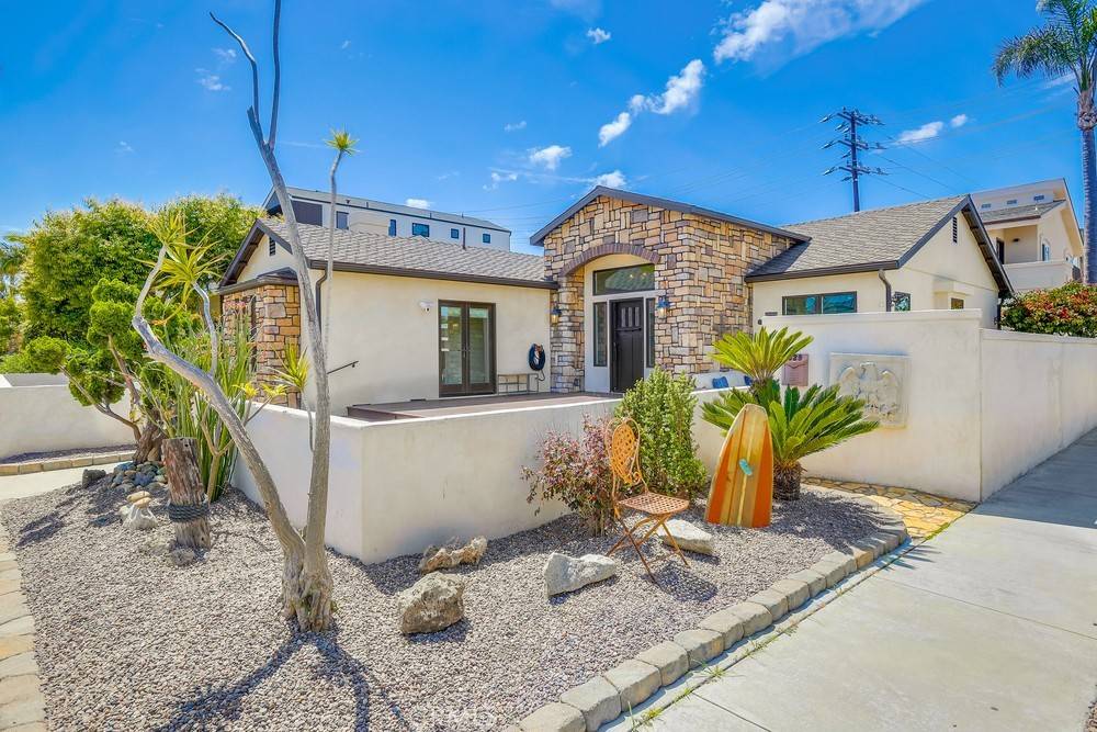 Huntington Beach, CA 92648,627 7th ST