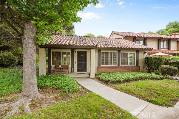 Agoura Hills, CA 91301,27556 Rondell ST