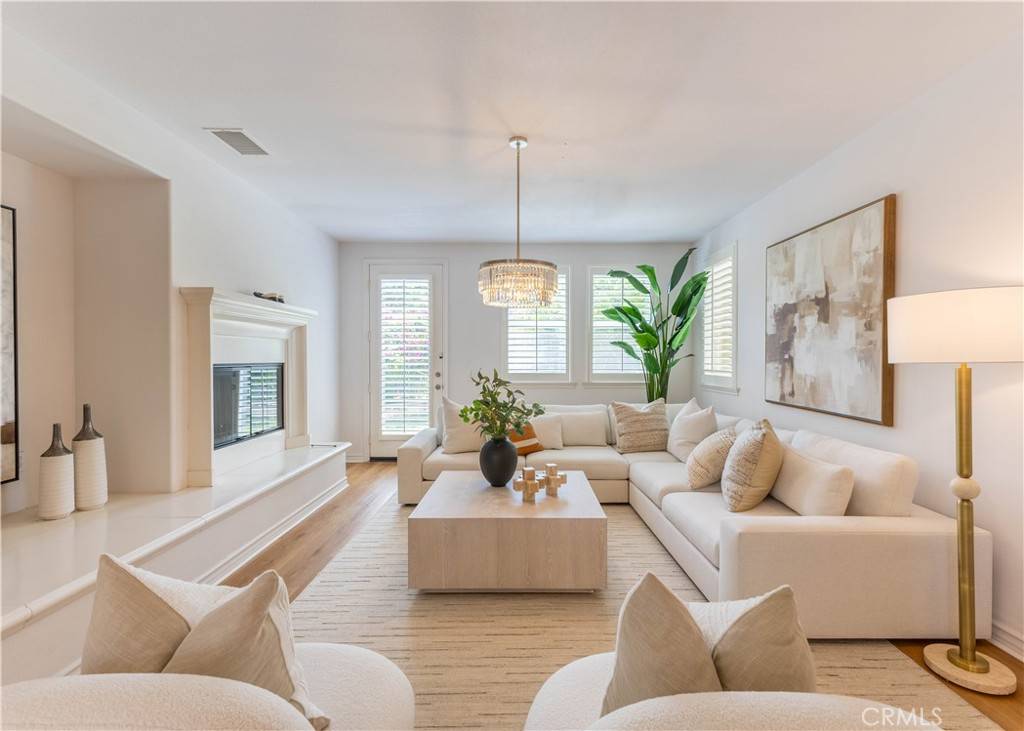 Orange, CA 92867,8034 E Portico