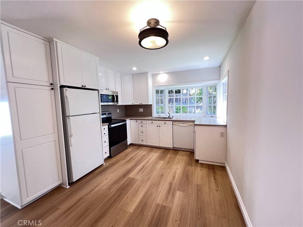 Irvine, CA 92614,17712 Manchester AVE