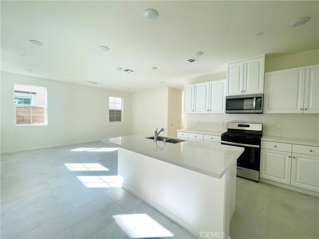 Corona, CA 92883,4028 Summer Way