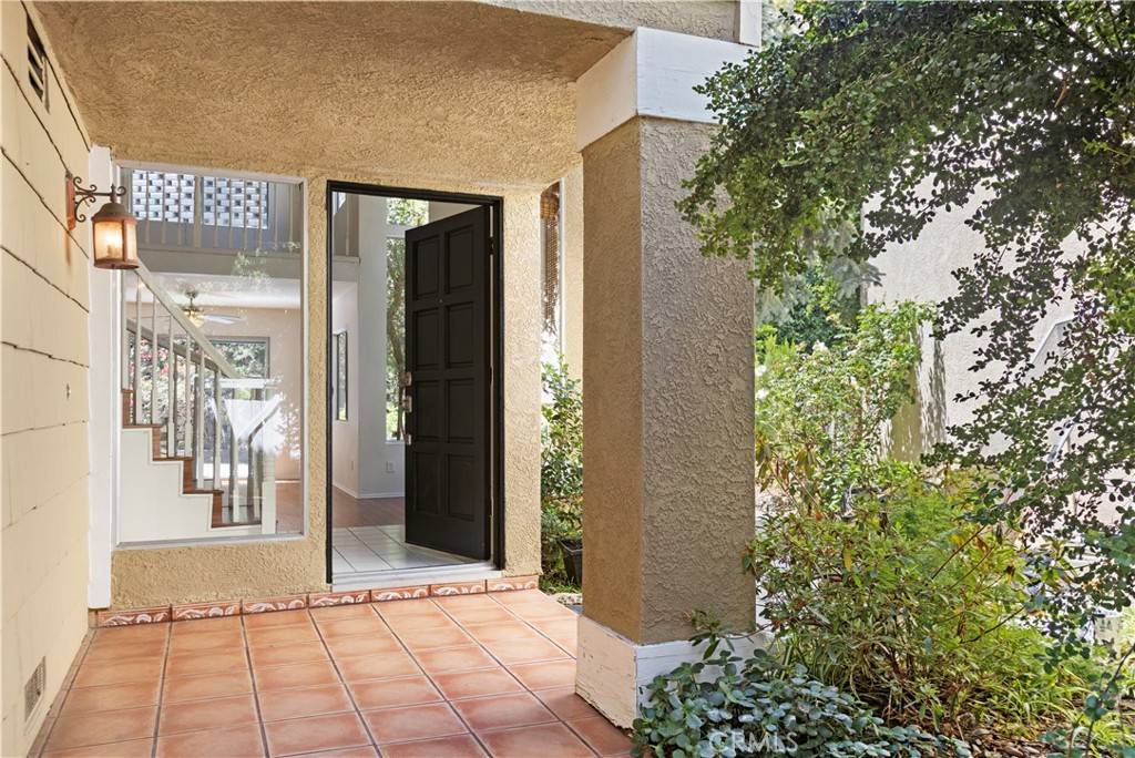 Laguna Beach, CA 92651,18 La Costa CT