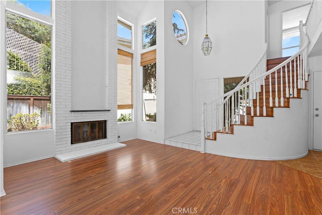 Laguna Beach, CA 92651,18 La Costa CT