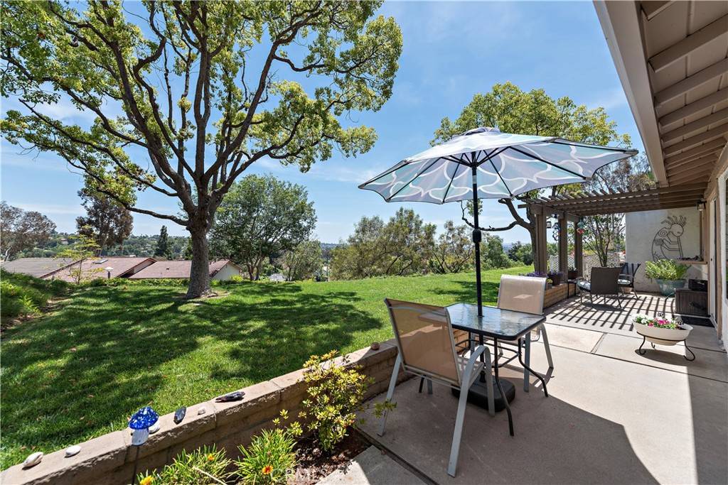 Mission Viejo, CA 92692,27972 VIA CHOCANO