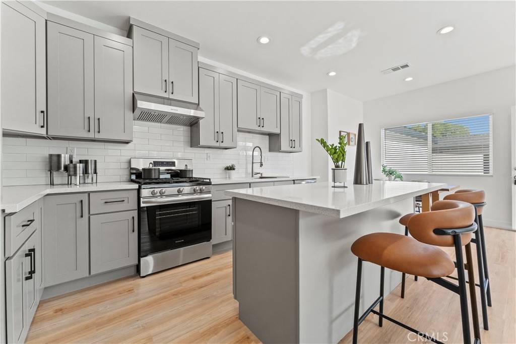 Fullerton, CA 92832,424 W Wilshire AVE