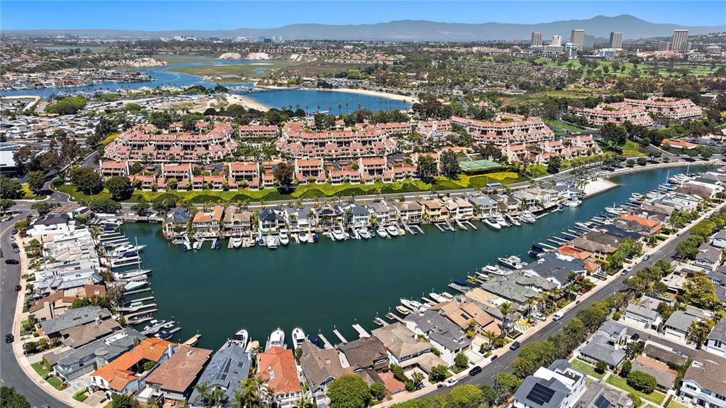 Newport Beach, CA 92660,612 Harbor Island DR