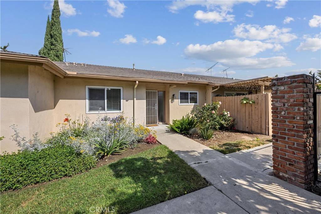 Tustin, CA 92780,1881 Mitchell AVE #34