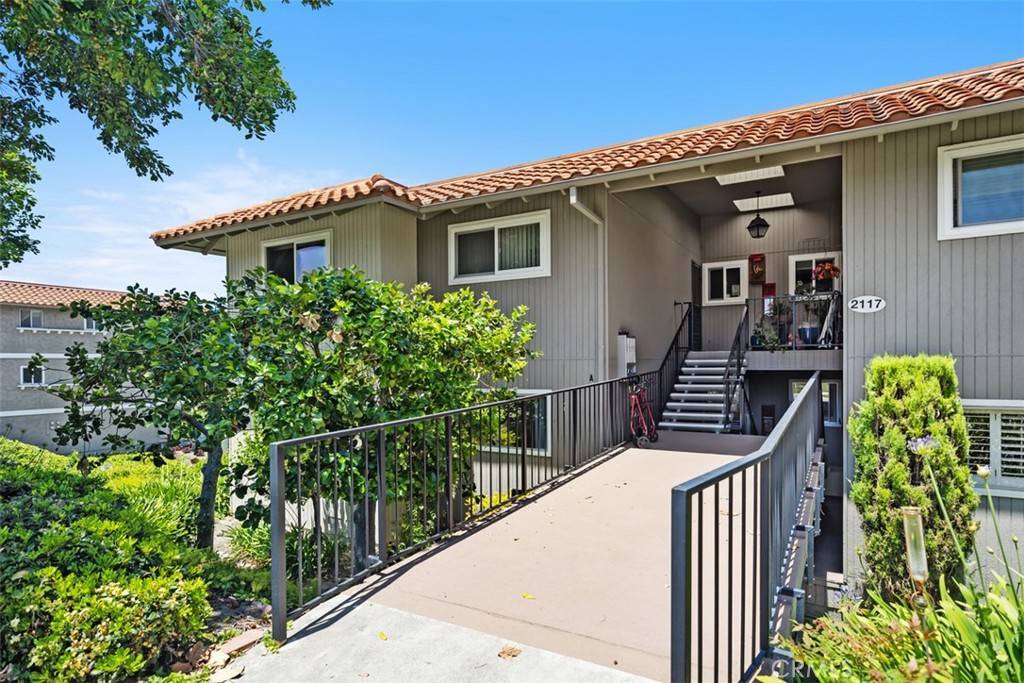 Laguna Woods, CA 92637,2117 Via Puerta #A