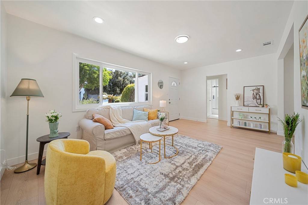 Burbank, CA 91505,3211 W Jeffries AVE