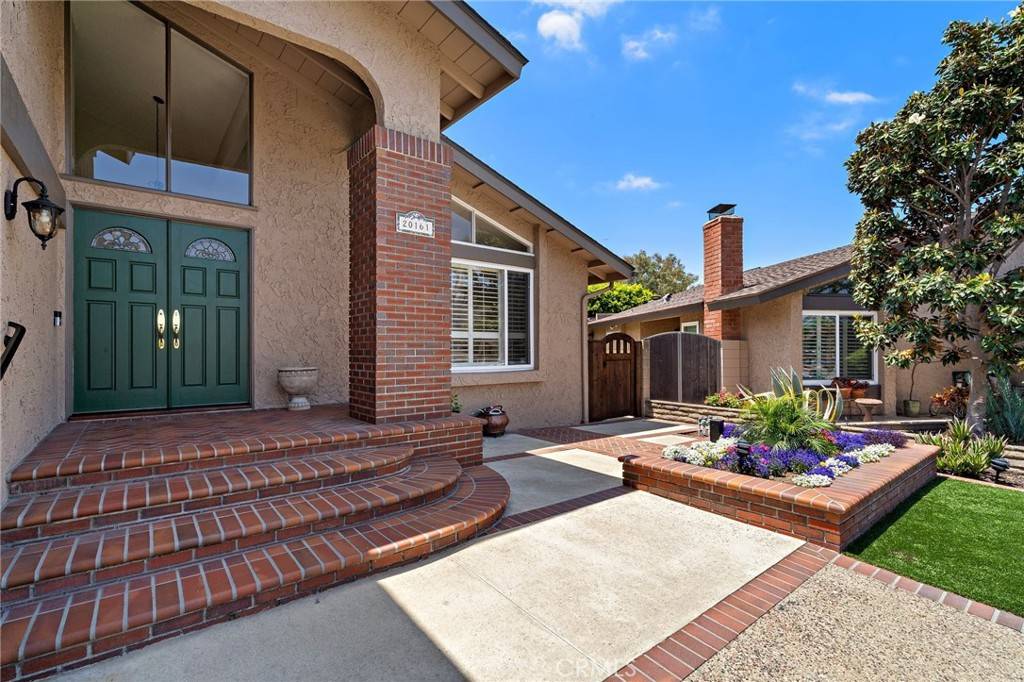 Huntington Beach, CA 92646,20161 Glacier CIR