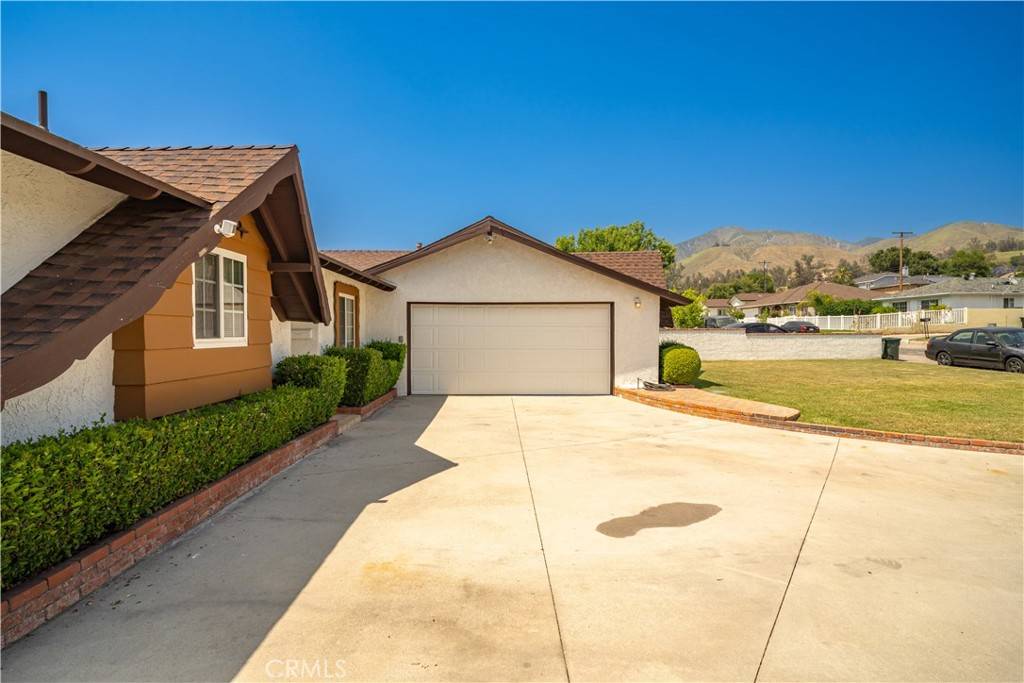 San Bernardino, CA 92404,5422 Golondrina DR