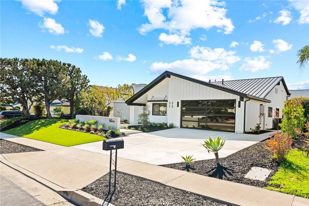 Yorba Linda, CA 92886,5275 Lynridge DR