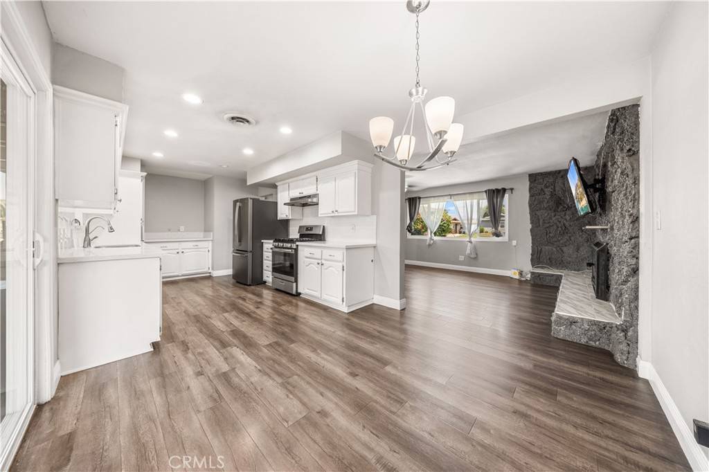 Fontana, CA 92336,17471 Reed St