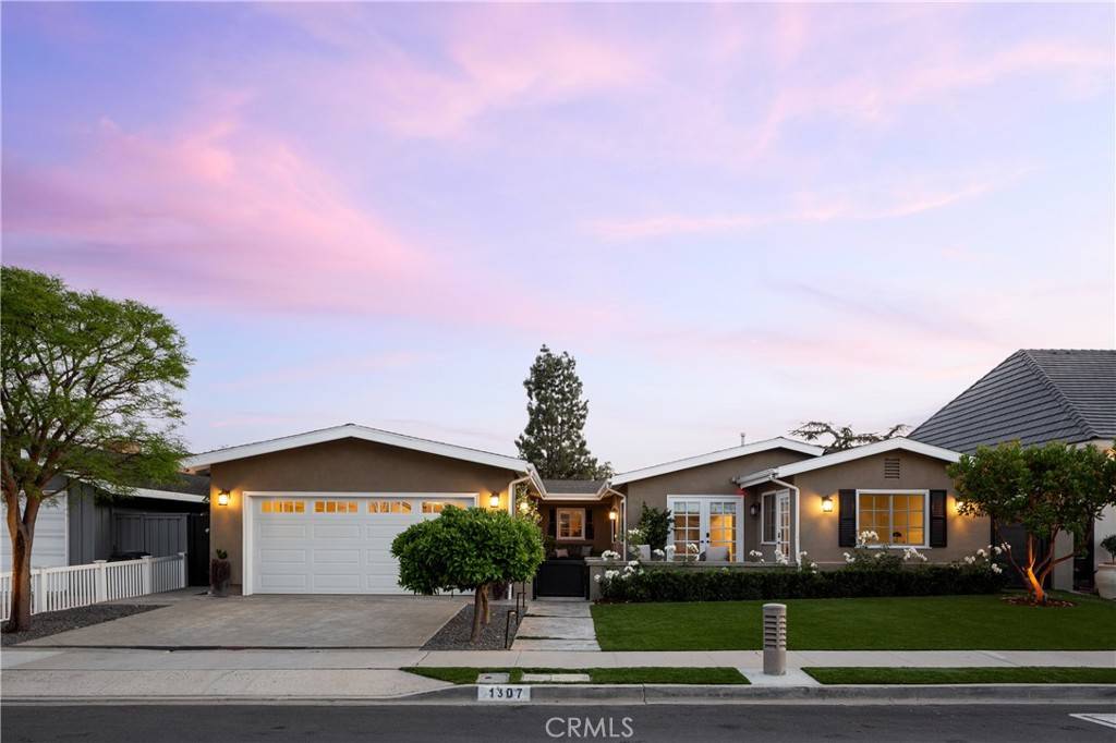 Newport Beach, CA 92660,1307 Oxford LN