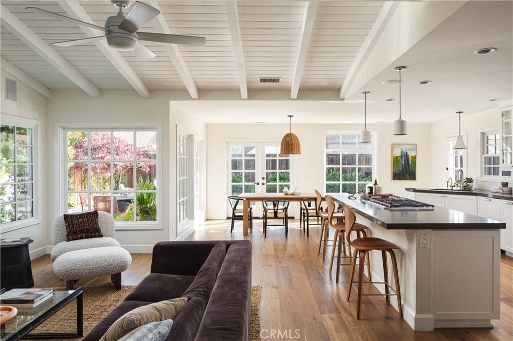 Newport Beach, CA 92660,1307 Oxford LN