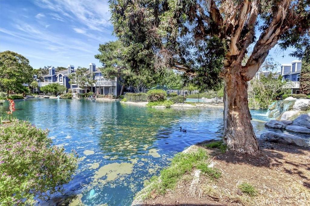 Huntington Beach, CA 92646,20122 Bayfront LN #102