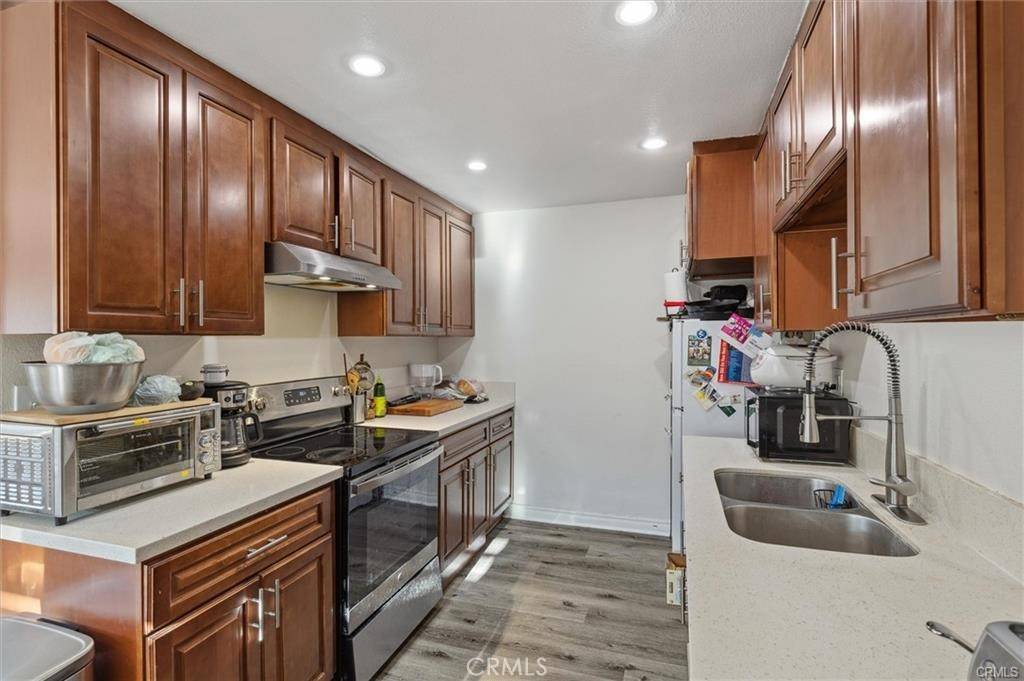 Tustin, CA 92780,15500 Tustin Village WAY #28
