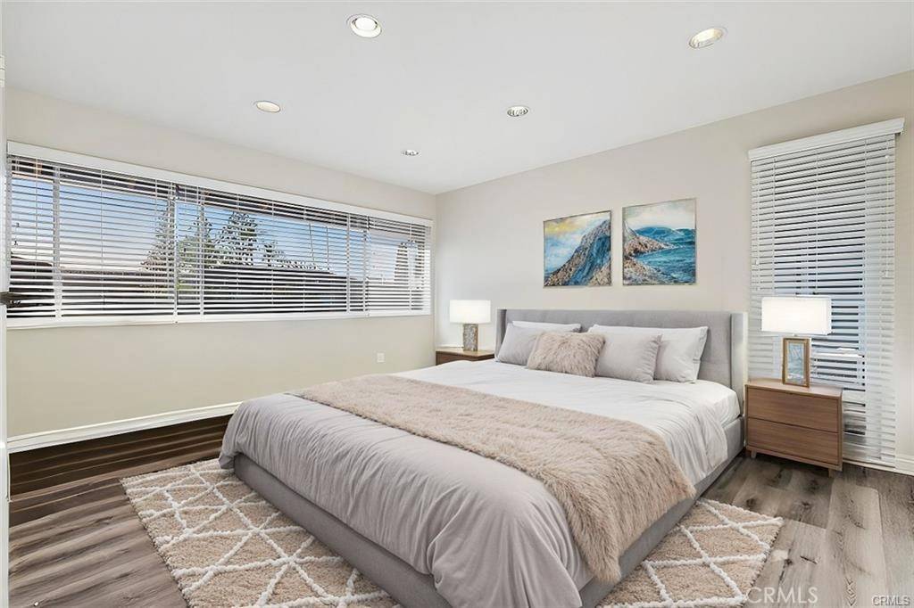 Tustin, CA 92780,15500 Tustin Village WAY #28