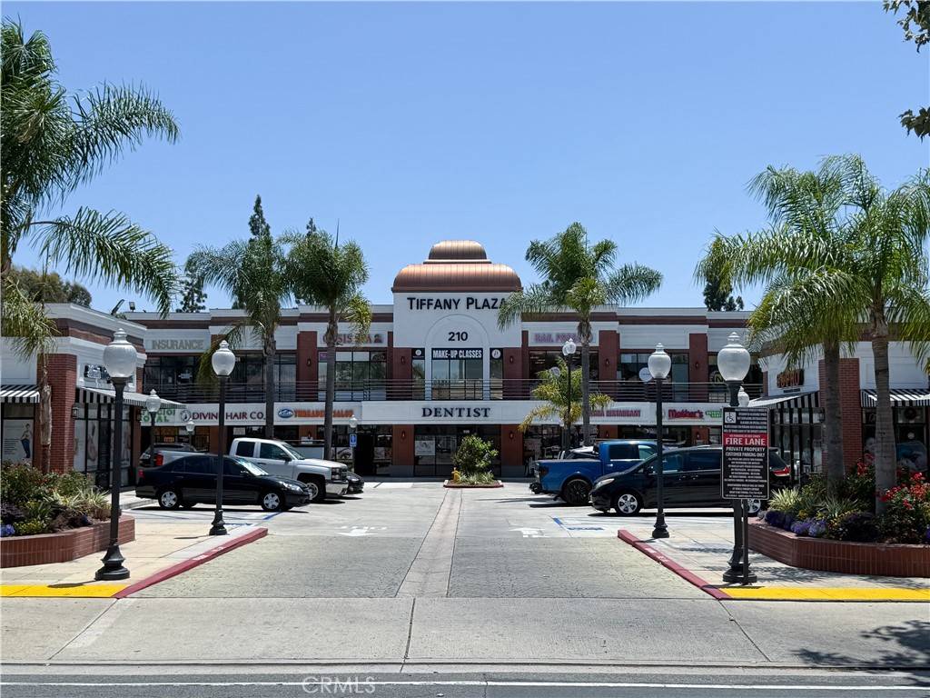 Santa Ana, CA 92701,210 W 1st ST